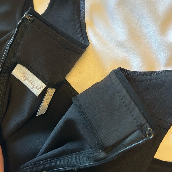 Sleeveless Dress bundle size 4 - Picture 10 of 12